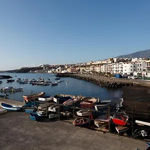 Frente Al Puerto De A 20 Metros De La Playa. Candelaria